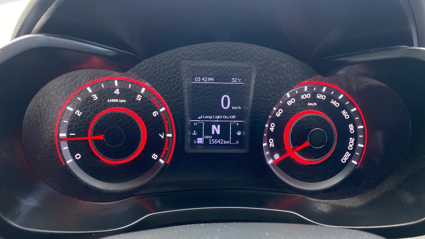 2022 Mahindra XUV300 W8 1.2 PETROL, Petrol, Manual, 15,635 km, Odometer Image
