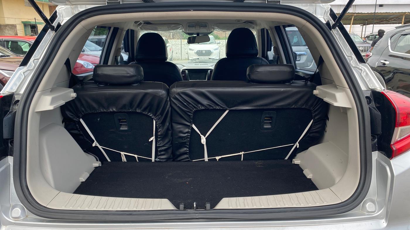 2022 Mahindra XUV300 W8 1.2 PETROL, Petrol, Manual, 15,635 km, Boot Inside