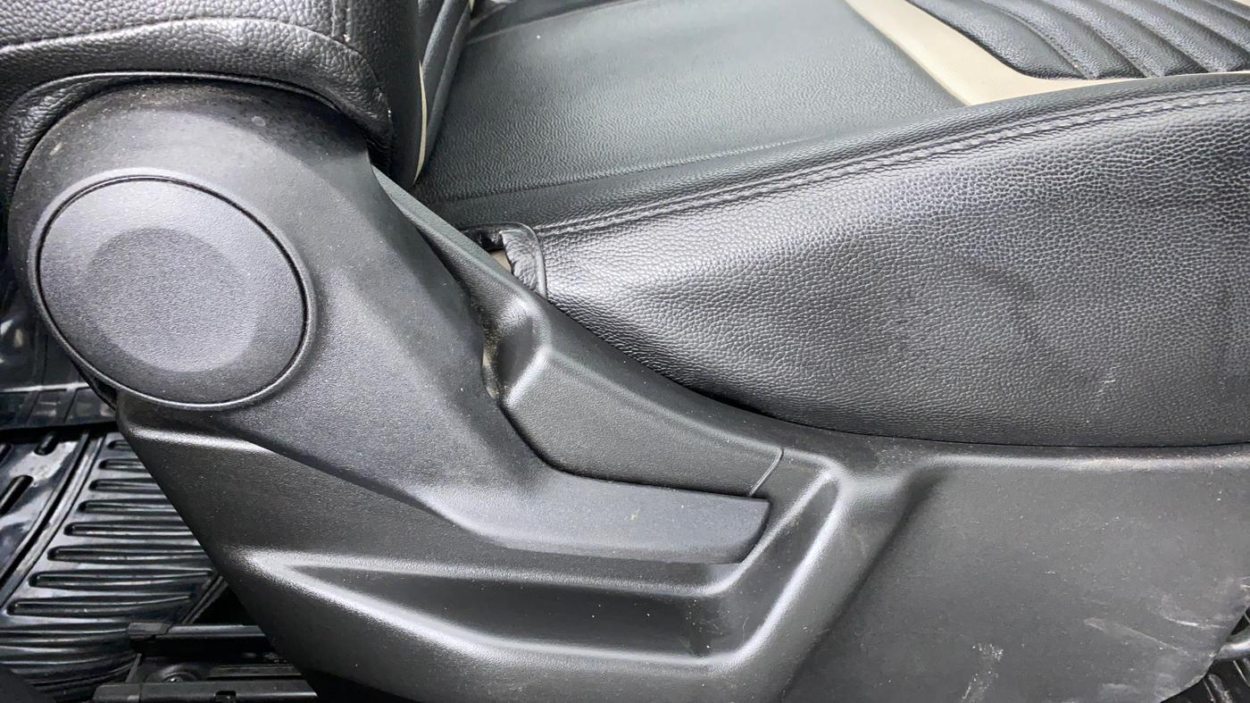 2020 Maruti New Wagon-R LXI CNG 1.0 L, CNG, Manual, 18,237 km, Driver Side Adjustment Panel