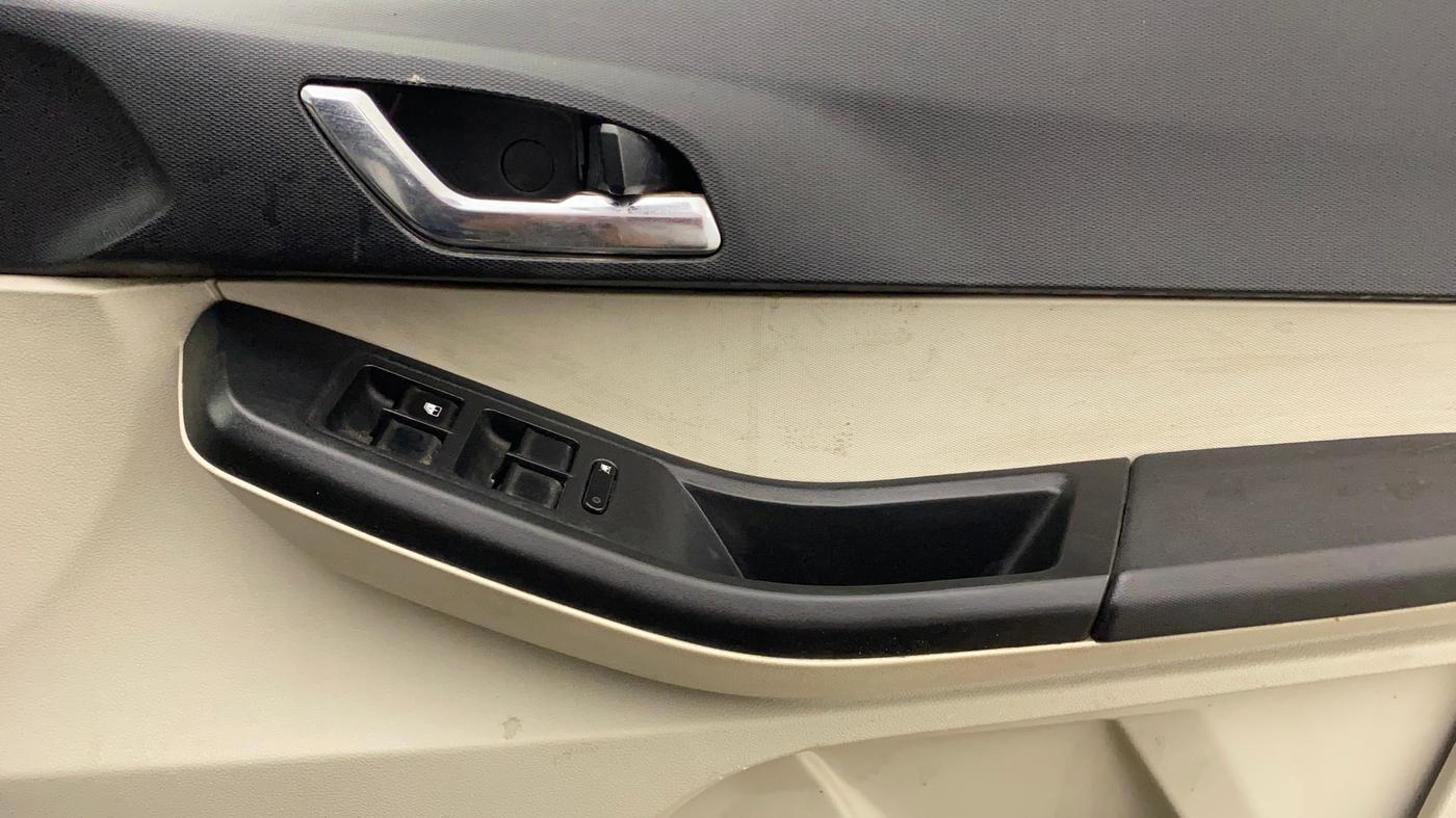 2022 Tata Tiago XZ PLUS CNG, CNG, Manual, 36,460 km, Driver Side Door Panels Control