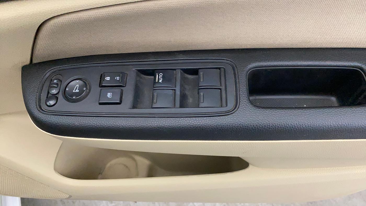 2022 Honda Amaze 1.2L I-VTEC VX CVT, Petrol, Automatic, 88,536 km, Driver Side Door Panels Control