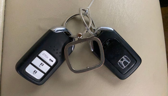 2022 Honda Amaze 1.2L I-VTEC VX CVT, Petrol, Automatic, 88,536 km, Key Close Up