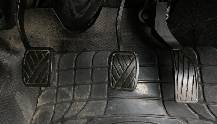 2014 Maruti Ritz LXI, Petrol, Manual, 97,001 km, Pedals