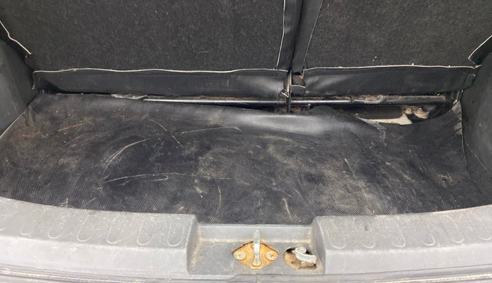 2014 Maruti Ritz LXI, Petrol, Manual, 97,001 km, Boot Inside
