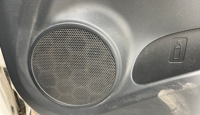 2014 Maruti Ritz LXI, Petrol, Manual, 97,001 km, Infotainment system - Front speakers missing / not working