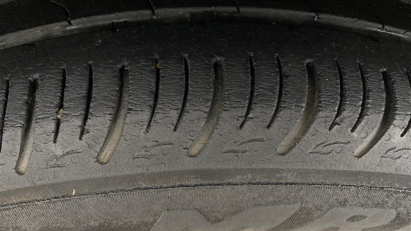 2020 Maruti Baleno DELTA PETROL 1.2, Petrol, Manual, 1,38,995 km, Left Front Tyre Tread