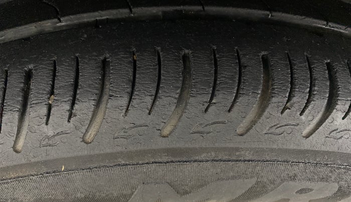 2020 Maruti Baleno DELTA PETROL 1.2, Petrol, Manual, 1,38,995 km, Left Front Tyre Tread