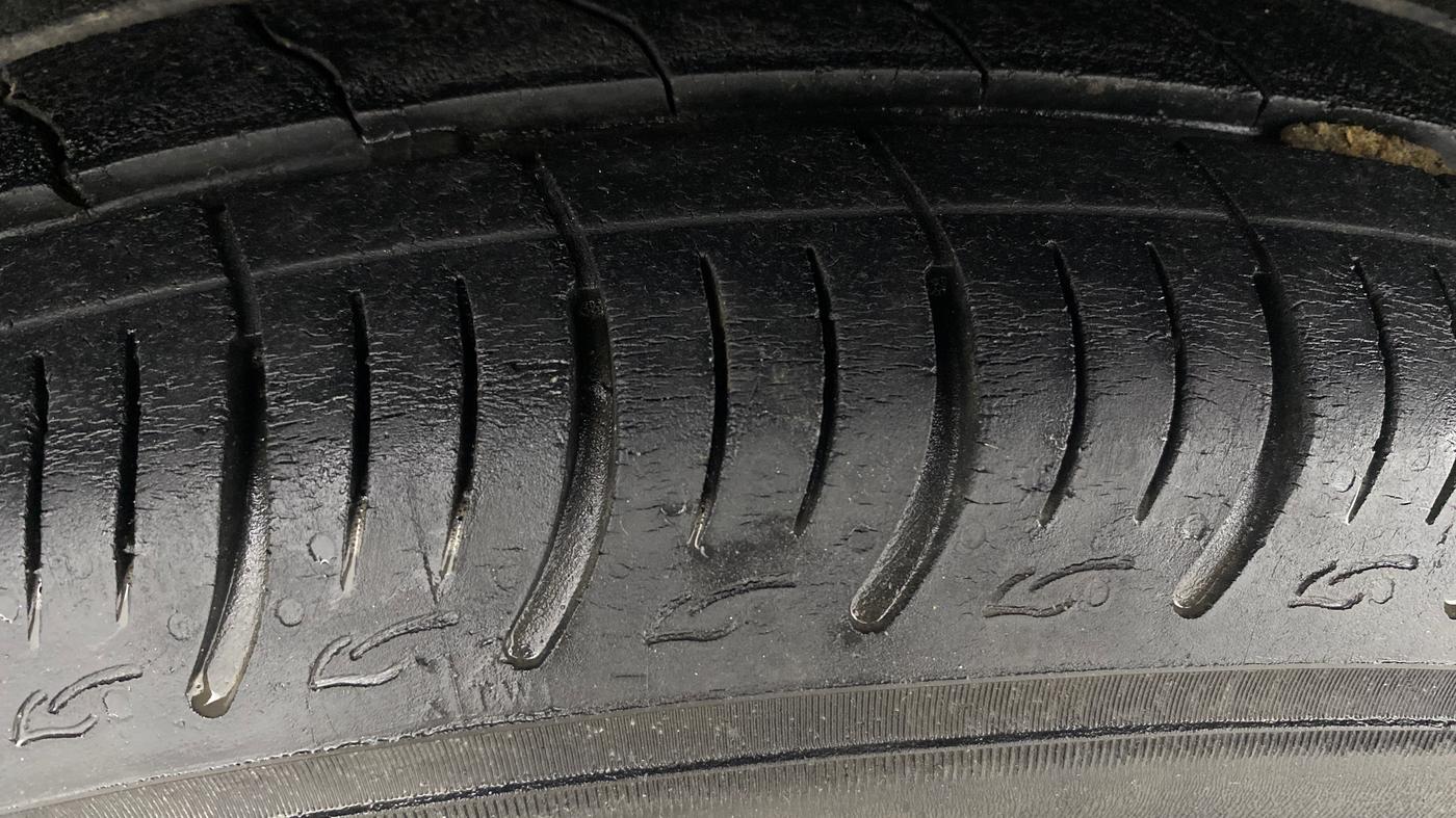 2020 Maruti Baleno DELTA PETROL 1.2, Petrol, Manual, 1,38,995 km, Right Rear Tyre Tread