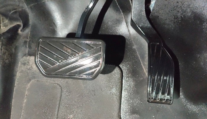 2021 Maruti Vitara Brezza VXI AT SHVS, Petrol, Automatic, 42,991 km, Pedals