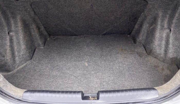 2017 Honda Amaze 1.2 S (O) MT I VTEC, Petrol, Manual, 41,189 km, Boot Inside