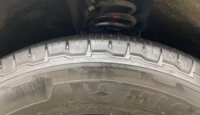 2021 Mahindra XUV700 AX 7 LUXURY P AT 7 STR, Petrol, Automatic, 81,453 km, Left Front Tyre Tread