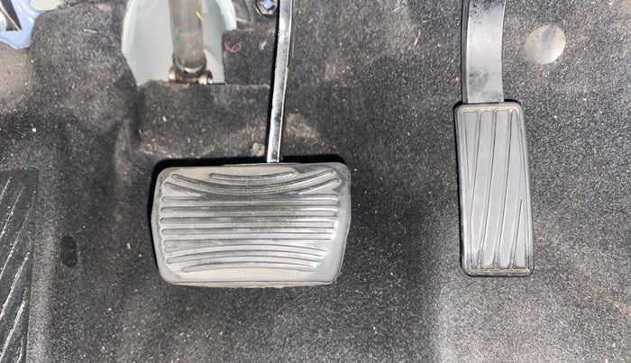 2021 Mahindra XUV700 AX 7 LUXURY P AT 7 STR, Petrol, Automatic, 81,453 km, Pedals