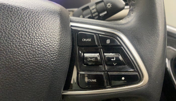 2021 Mahindra XUV700 AX 7 LUXURY P AT 7 STR, Petrol, Automatic, 81,453 km, Adaptive Cruise Control