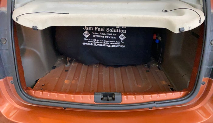 2017 Renault Duster RXL PETROL, CNG, Manual, 26,729 km, Boot Inside