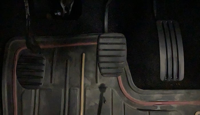 2017 Renault Duster RXL PETROL, CNG, Manual, 26,729 km, Pedals