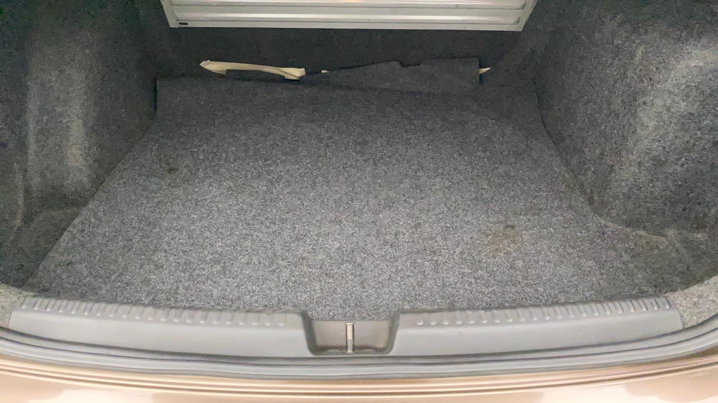 2015 Volkswagen Vento COMFORTLINE 1.5 AT, Diesel, Automatic, 99,094 km, Boot Inside