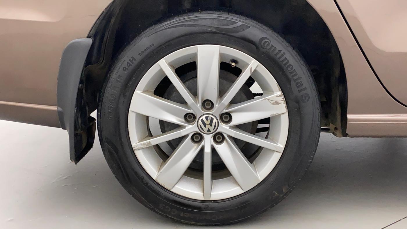 2015 Volkswagen Vento COMFORTLINE 1.5 AT, Diesel, Automatic, 99,094 km, Right Rear Wheel