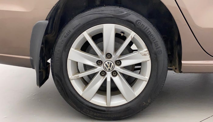 2015 Volkswagen Vento COMFORTLINE 1.5 AT, Diesel, Automatic, 99,094 km, Right Rear Wheel