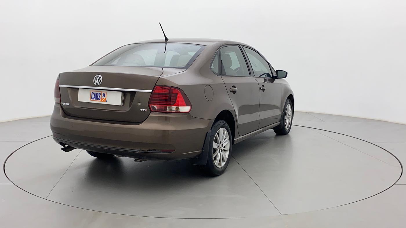 2015 Volkswagen Vento COMFORTLINE 1.5 AT, Diesel, Automatic, 99,094 km, Right Back Diagonal
