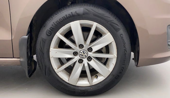 2015 Volkswagen Vento COMFORTLINE 1.5 AT, Diesel, Automatic, 99,094 km, Right Front Wheel