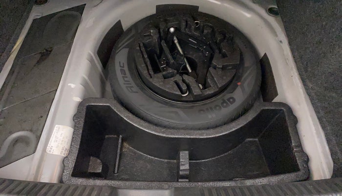 2015 Volkswagen Vento COMFORTLINE 1.5 AT, Diesel, Automatic, 99,094 km, Spare Tyre