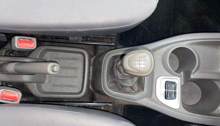 2016 Datsun Redi Go T (O), Petrol, Manual, 63,052 km, Gear Lever