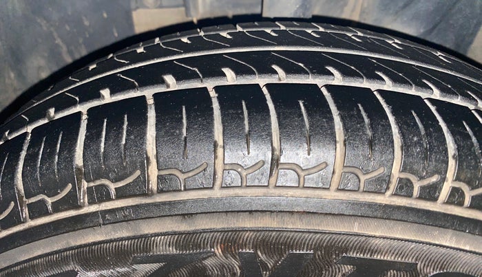 2016 Datsun Redi Go T (O), Petrol, Manual, 63,052 km, Left Front Tyre Tread