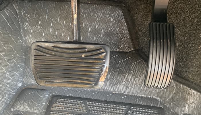2019 Mahindra XUV500 W9 AT, Diesel, Automatic, 88,811 km, Pedals