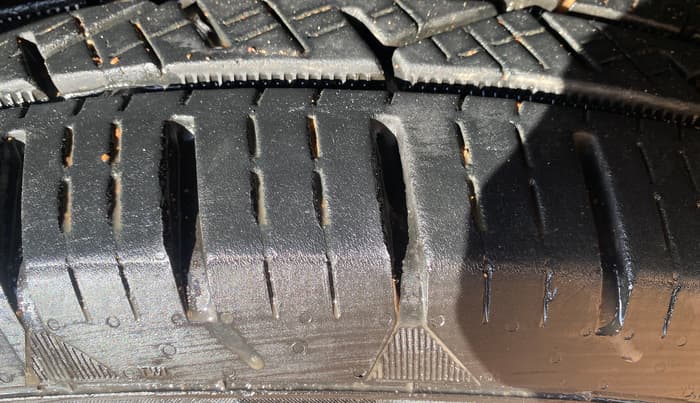 2019 Mahindra XUV500 W9 AT, Diesel, Automatic, 88,811 km, Right Front Tyre Tread