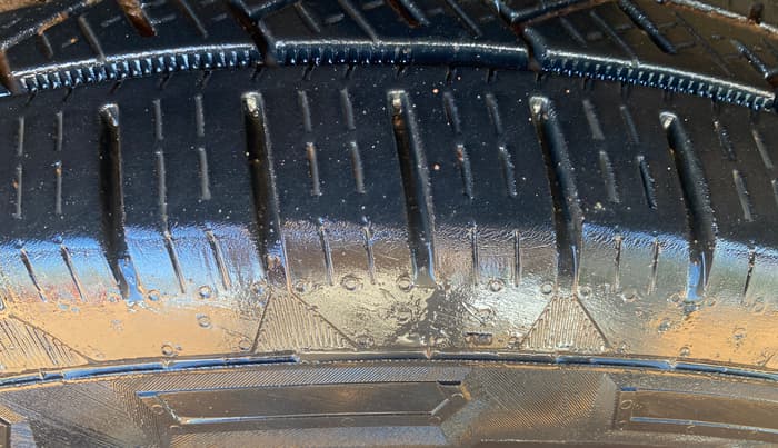 2019 Mahindra XUV500 W9 AT, Diesel, Automatic, 88,811 km, Left Front Tyre Tread
