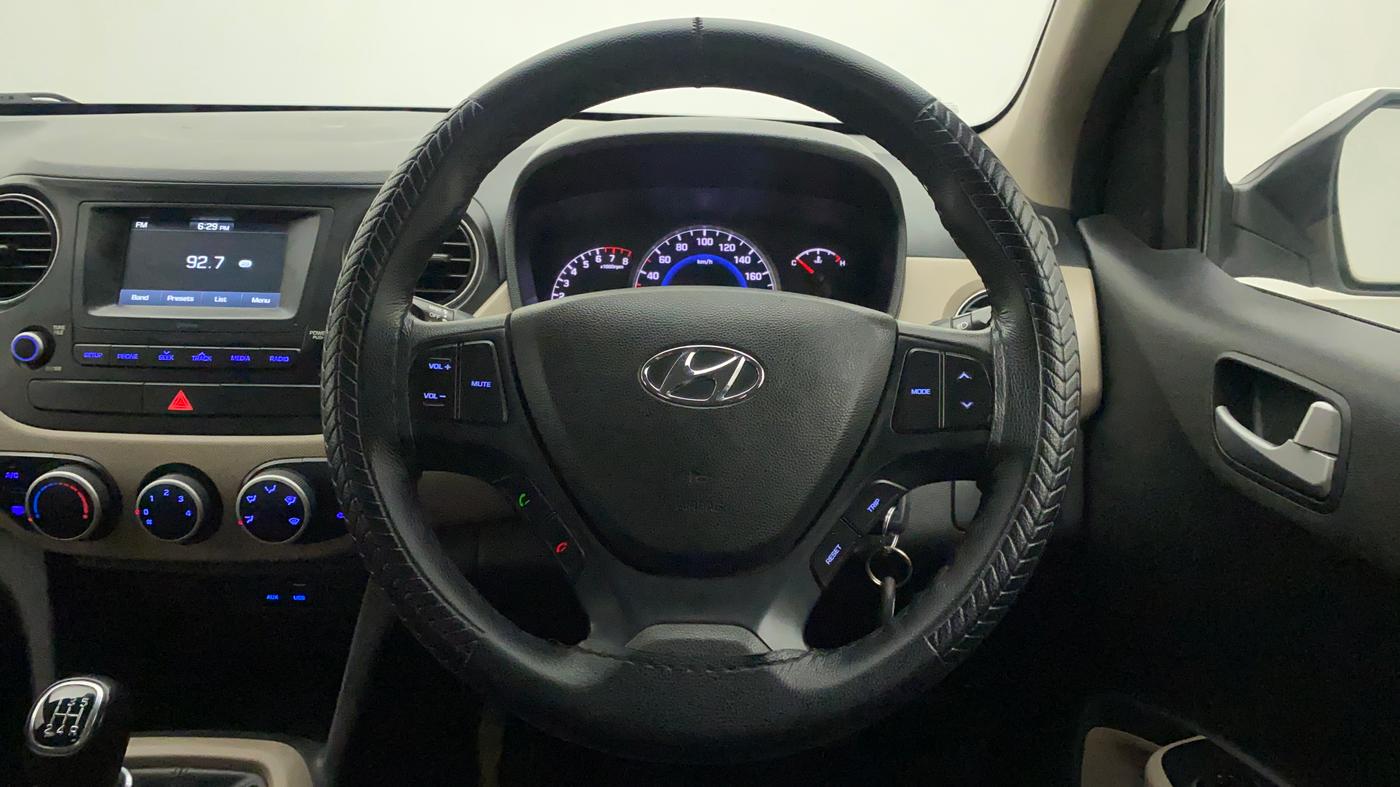 2017 Hyundai Grand i10 SPORTZ 1.2 KAPPA VTVT, CNG, Manual, 1,09,662 km, Steering Wheel Close Up