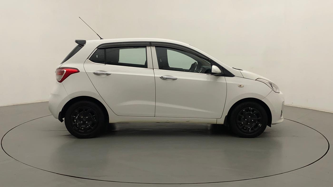 2017 Hyundai Grand i10 SPORTZ 1.2 KAPPA VTVT, CNG, Manual, 1,09,662 km, Right Side