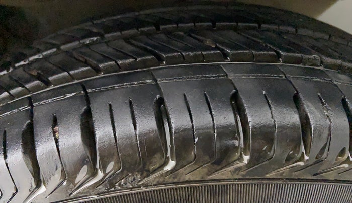 2012 Maruti A Star VXI ABS AT, Petrol, Automatic, 73,687 km, Left Rear Tyre Tread