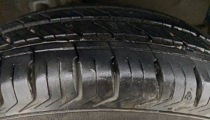 2012 Maruti A Star VXI ABS AT, Petrol, Automatic, 73,687 km, Right Front Tyre Tread