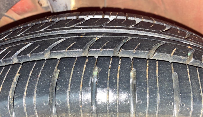 2017 Maruti Dzire VXI AMT, Petrol, Automatic, 57,600 km, Left Front Tyre Tread