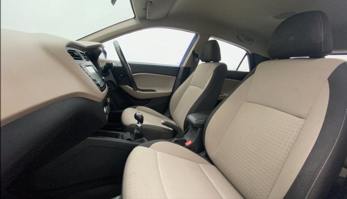 2016 Hyundai Elite i20 ASTA 1.2 (O), Petrol, Manual, 40,338 km, Right Side Front Door Cabin