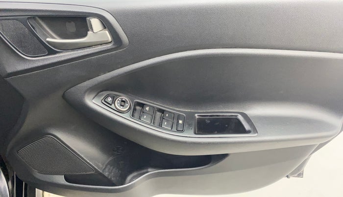 2016 Hyundai i20 Active 1.2 S, Petrol, Manual, 53,911 km, Driver Side Door Panels Control