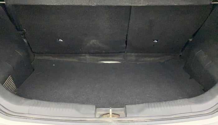 2019 Maruti IGNIS DELTA 1.2, Petrol, Manual, 67,221 km, Boot Inside