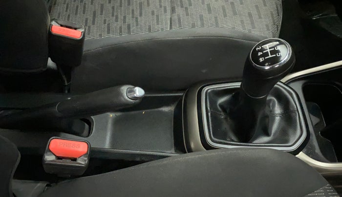 2019 Maruti IGNIS DELTA 1.2, Petrol, Manual, 67,221 km, Gear Lever
