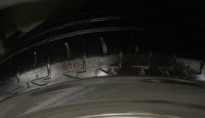 2017 Honda WR-V 1.2L I-VTEC VX MT, Petrol, Manual, 31,941 km, Right Rear Tyre Tread