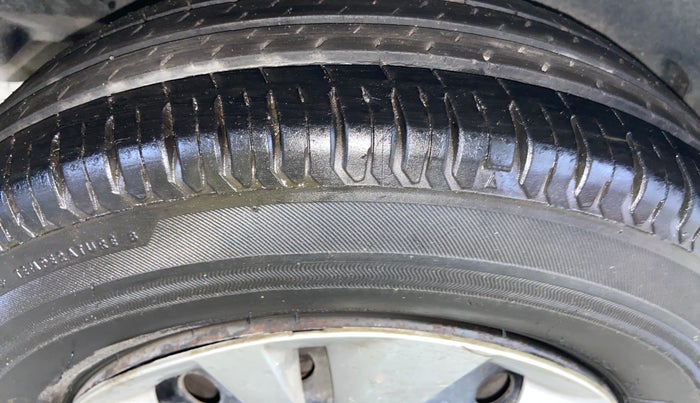 2020 Maruti Swift VXI AMT, Petrol, Automatic, 38,458 km, Right Rear Tyre Tread