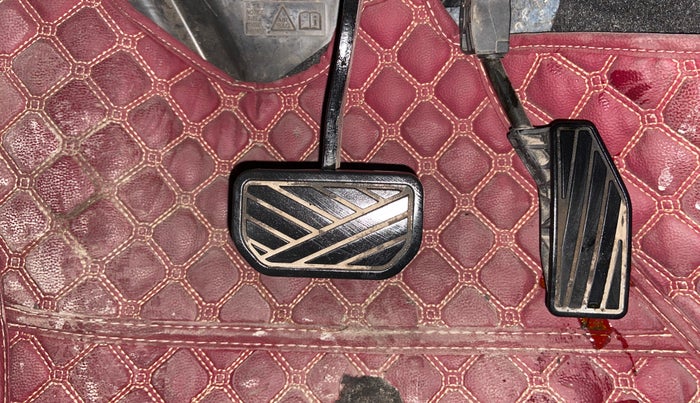 2020 Maruti Swift VXI AMT, Petrol, Automatic, 38,458 km, Pedals