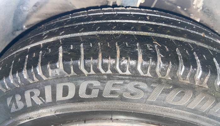 2020 Maruti Swift VXI AMT, Petrol, Automatic, 38,458 km, Left Front Tyre Tread