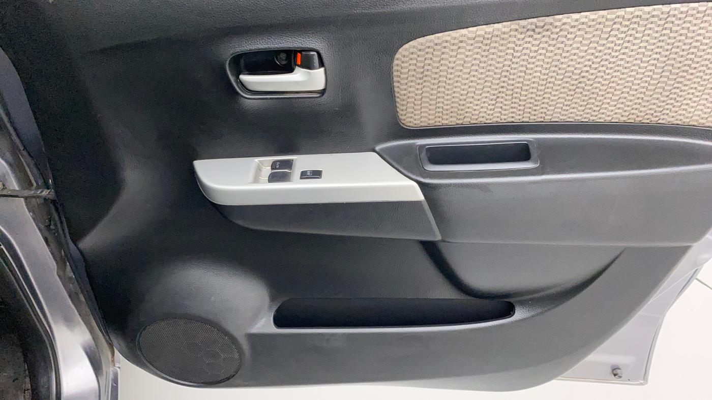 2015 Maruti Wagon R 1.0 LXI CNG, CNG, Manual, 95,478 km, Driver Side Door Panels Control