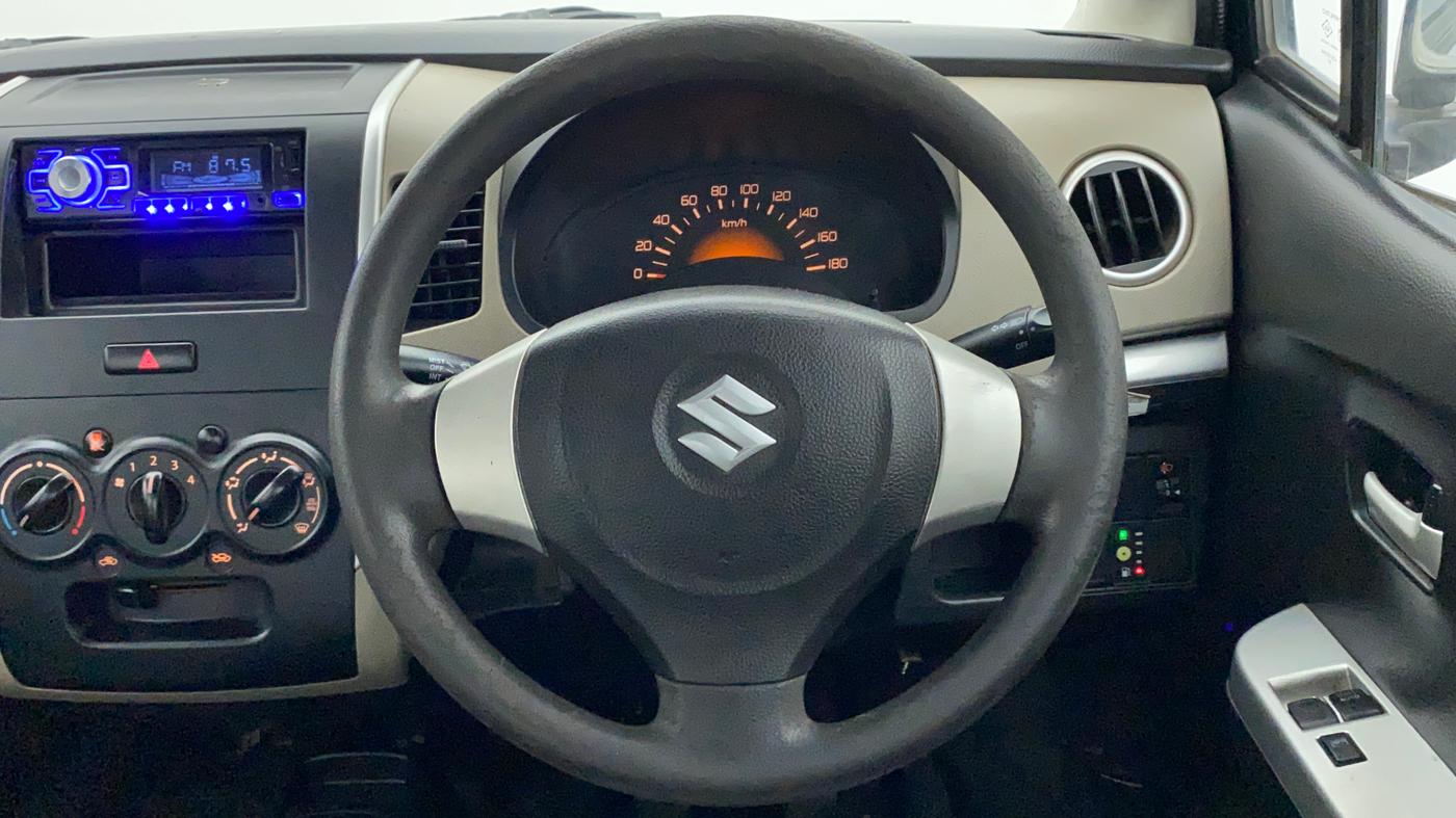2015 Maruti Wagon R 1.0 LXI CNG, CNG, Manual, 95,478 km, Steering Wheel Close Up
