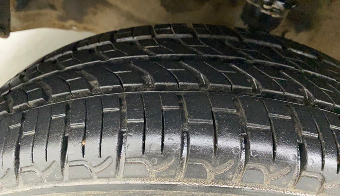 2016 Maruti Wagon R 1.0 VXI, CNG, Manual, 61,363 km, Left Front Tyre Tread