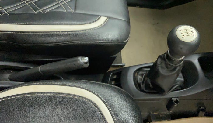 2016 Maruti Wagon R 1.0 VXI, CNG, Manual, 61,363 km, Gear Lever