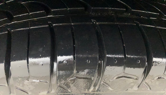 2013 Hyundai i20 SPORTZ 1.2, Petrol, Manual, 66,144 km, Left Front Tyre Tread