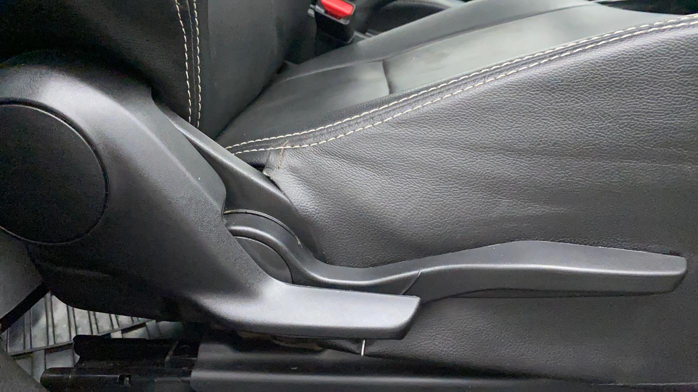 2021 Toyota Glanza G MT PETROL, Petrol, Manual, 20,326 km, Driver Side Adjustment Panel