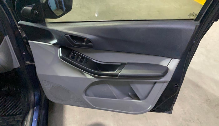 2022 Tata Tiago XT PETROL, Petrol, Manual, 82,299 km, Driver Side Door Panels Control